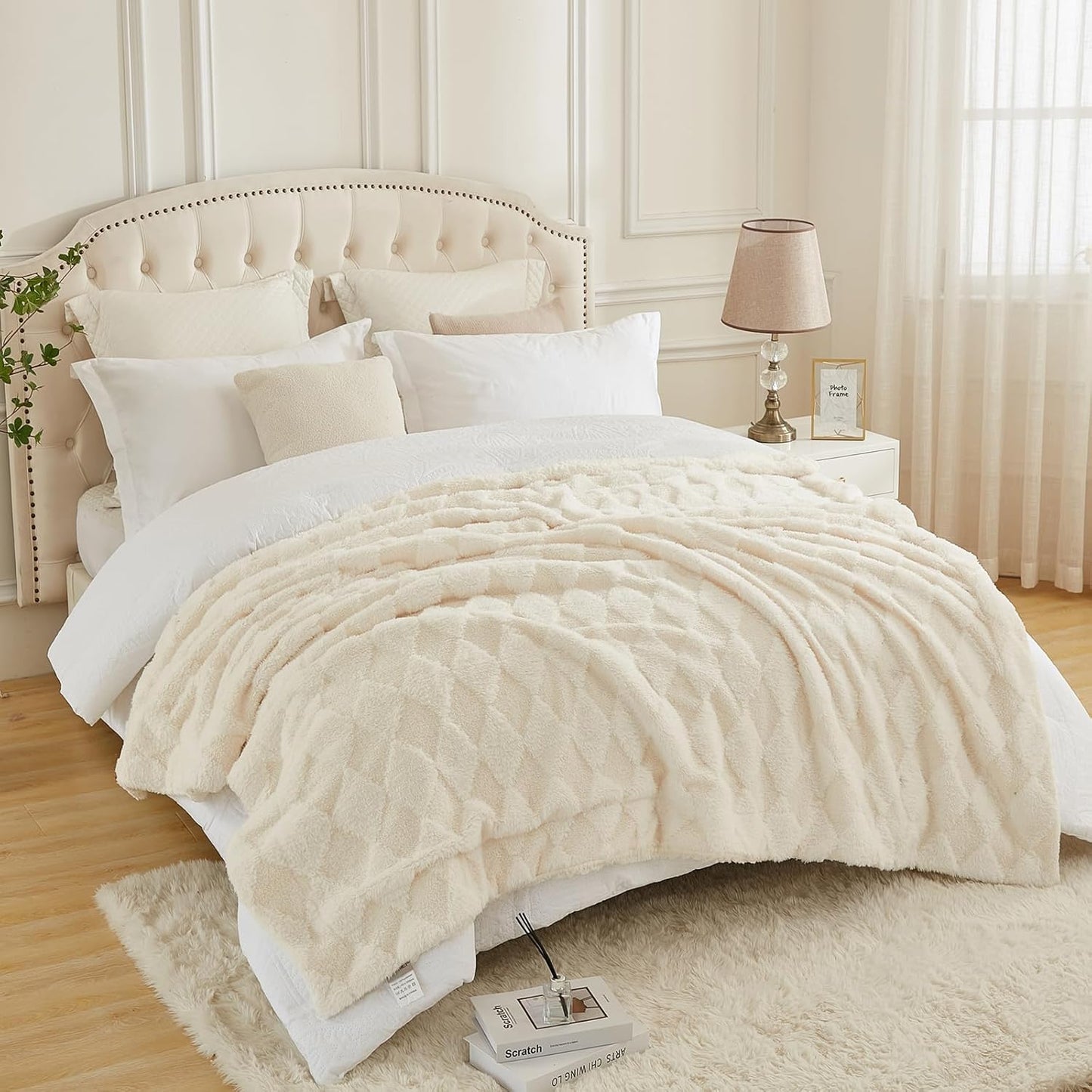 PU MEI Luxury Faux Fur Rabbit Fur Throw Blanket White 90"x80",Plush Reversible Sherpa Blankets,Queen Fuzzy Elegant Blanket Thick Throws for Bed,Washable Bedding Accent Blankets for Sofa Couch Chair