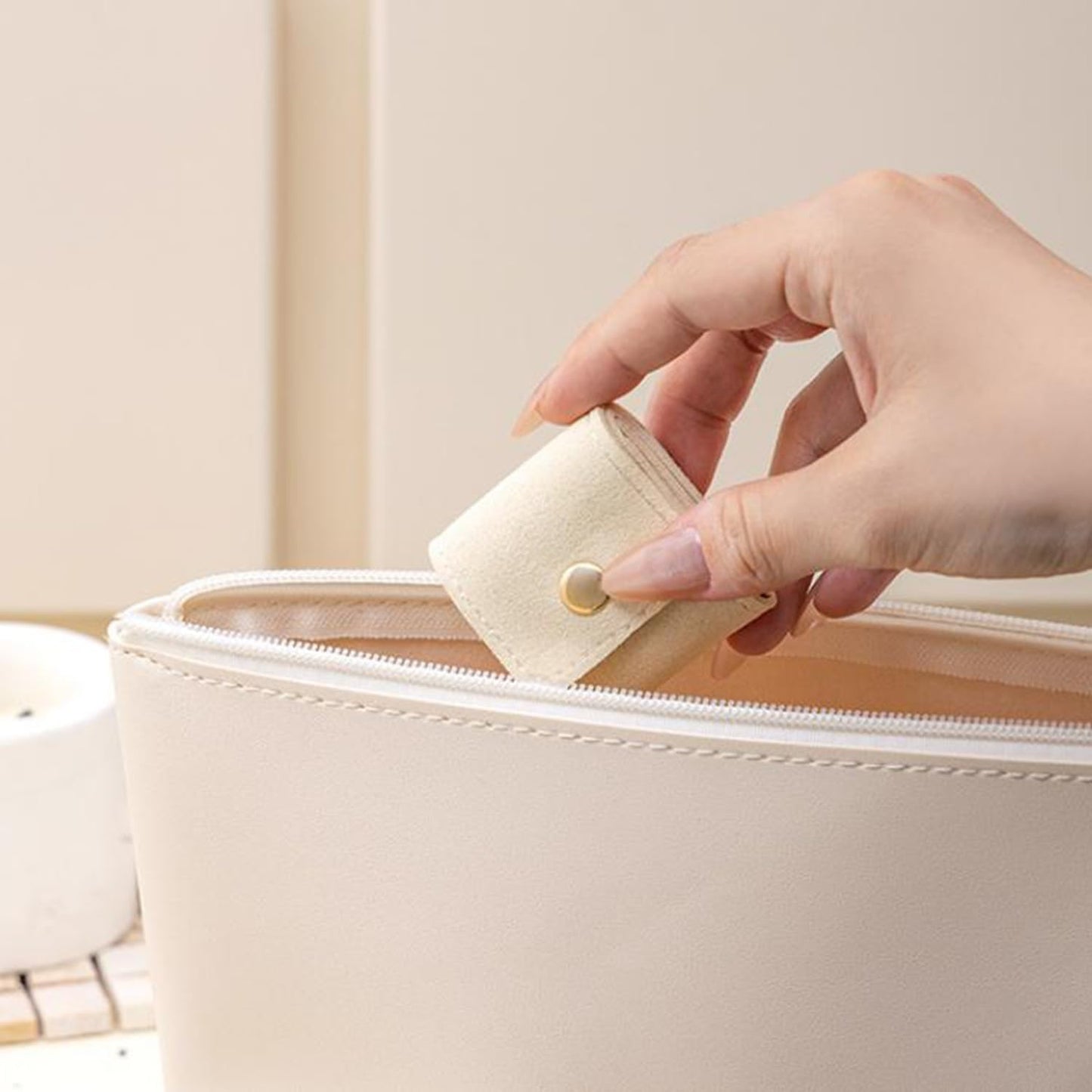 Mini Travel Jewelry Bag, 2025 New Travel Jewelry Case Organizer, Portable Foldable Compartment Auxiliary Mini Travel Jewelry Roll Bag With Buckle For Small Jewelry Earrings, Rings, Necklaces (F)