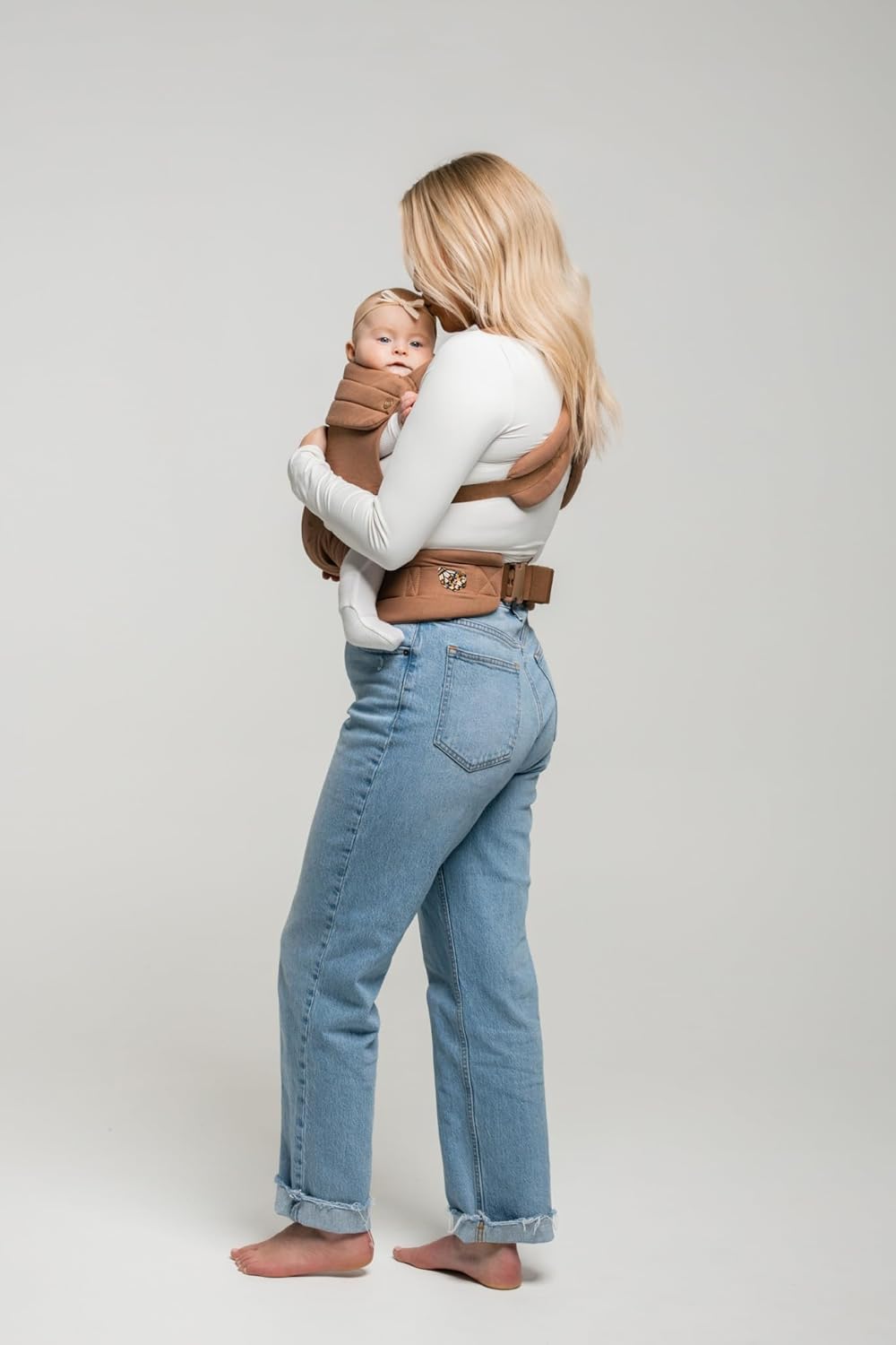 Mabē Monarch Ergonomic Baby Carrier – Premium Cotton Soft Structured Newborn to Toddler Carrier with Hip-Healthy Design, 3 Carry Positions (7-35lbs), Lightweight & Breathable, (Mocha)