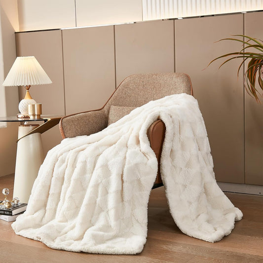 PU MEI Luxury Faux Fur Rabbit Fur Throw Blanket White 90"x80",Plush Reversible Sherpa Blankets,Queen Fuzzy Elegant Blanket Thick Throws for Bed,Washable Bedding Accent Blankets for Sofa Couch Chair