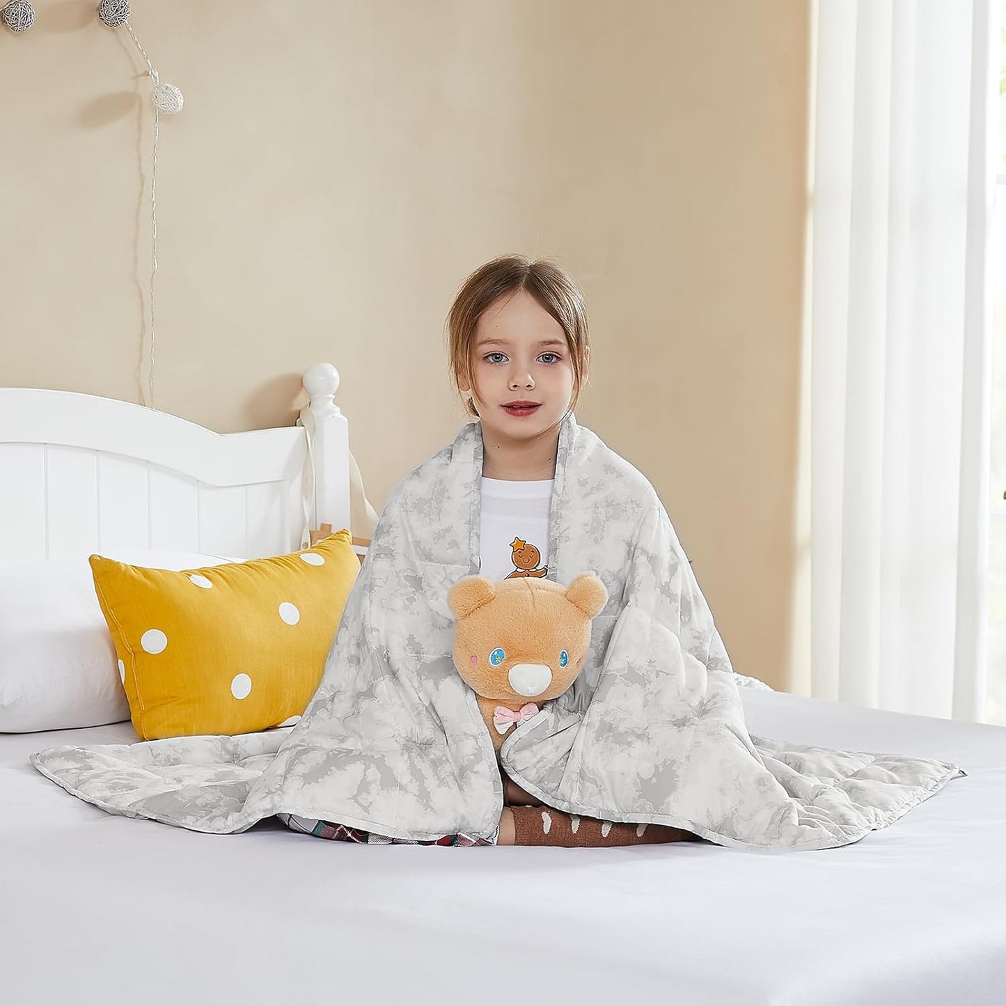 L'AGRATY Weighted Blanket - 36"x48" 3lbs Weighted Blanket Microfiber Material with Glass Beads Small Blanket for All-Season Summer Fall Winter Soft Thick Blanket