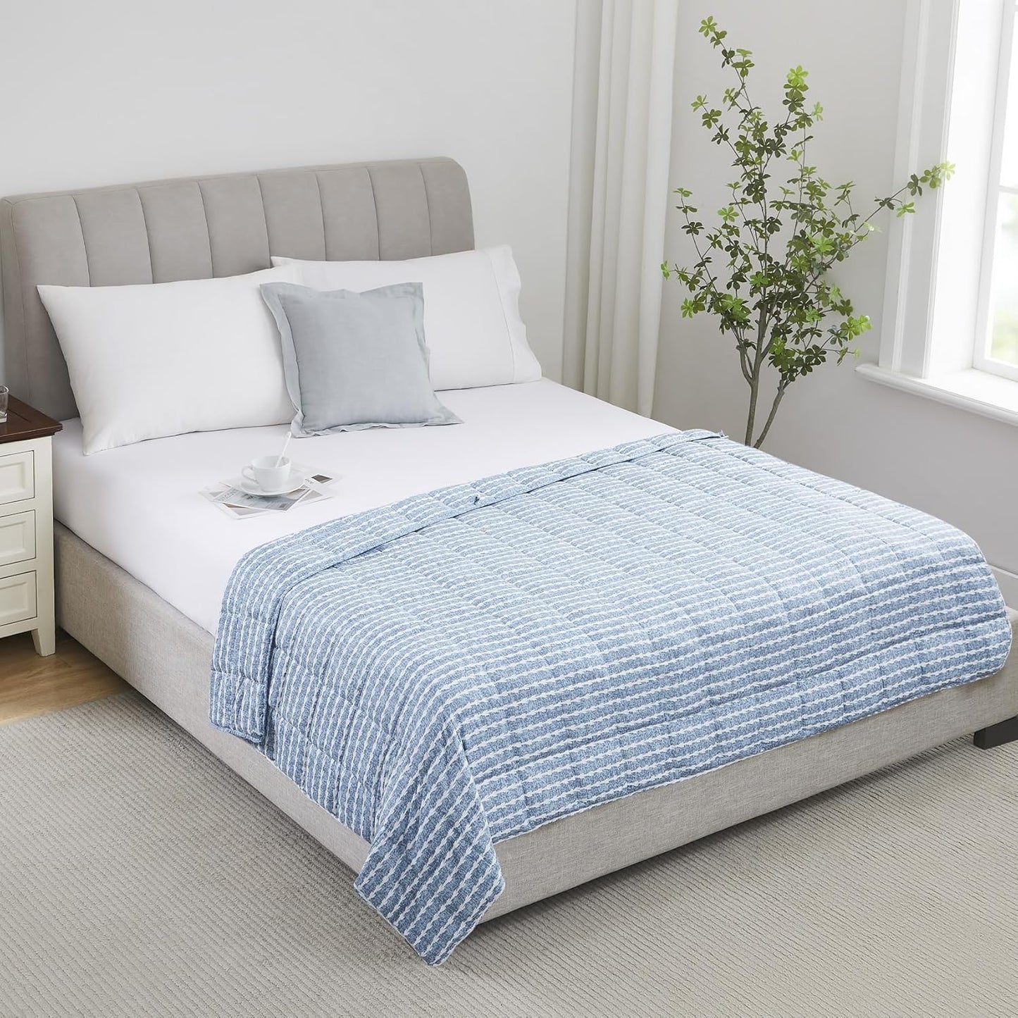 L'AGRATY Weighted Blanket - 48"x72" 15lbs Cooling Breathable Heavy Blanket Microfiber Material with Glass Beads for Adult All-Season Summer Fall Winter Soft Thick Comfort